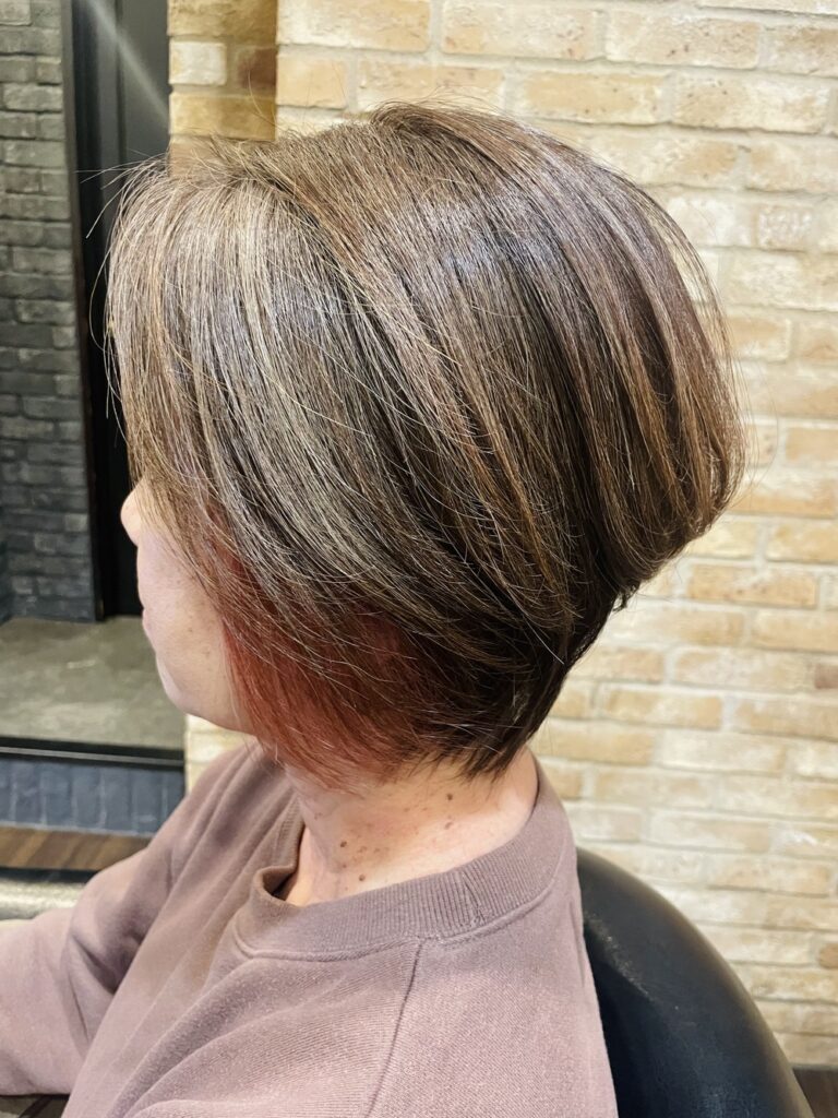 ハイトーン　ショートヘア　40代